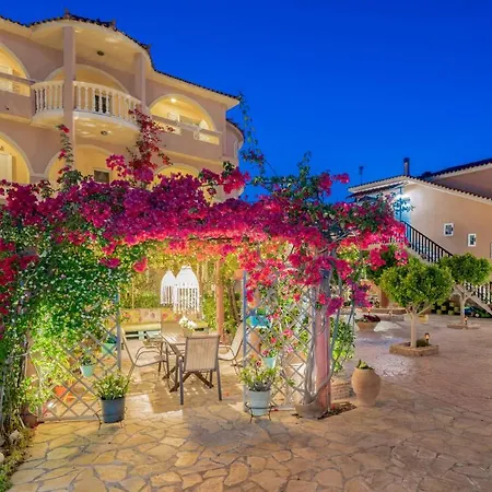 Filoxenia Luxury & Διαμέρισμα *